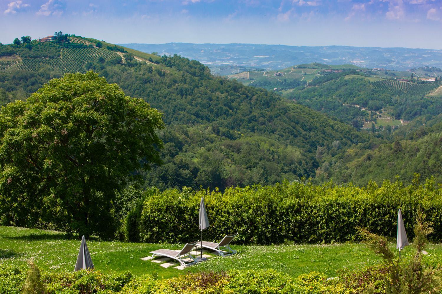 Relais Villa D'Amelia Benevello Zewnętrze zdjęcie