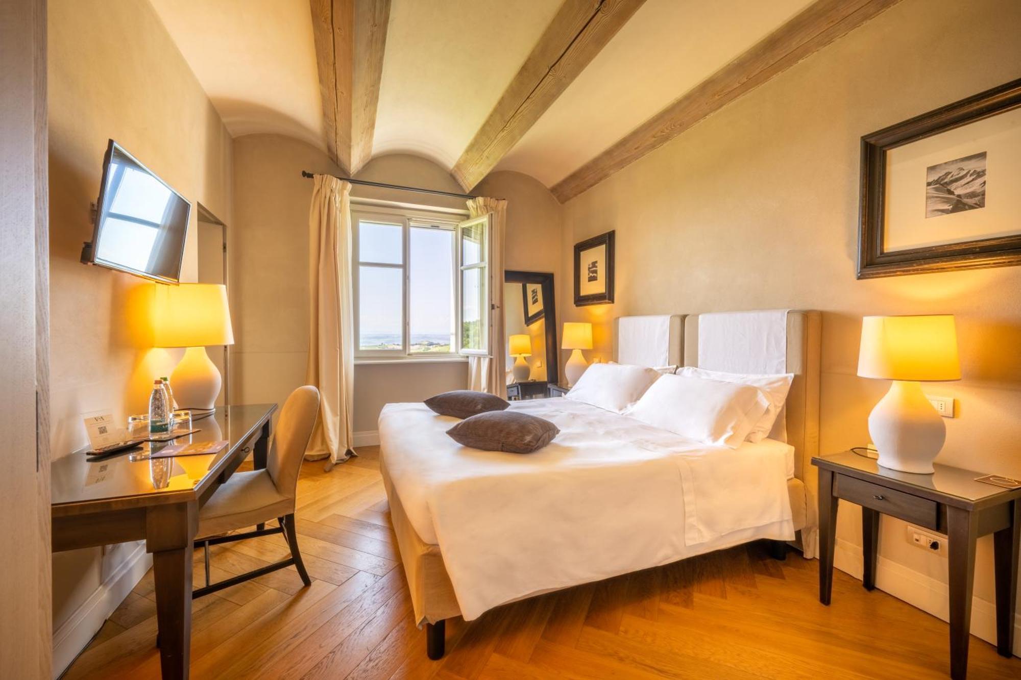 Relais Villa D'Amelia Benevello Zewnętrze zdjęcie