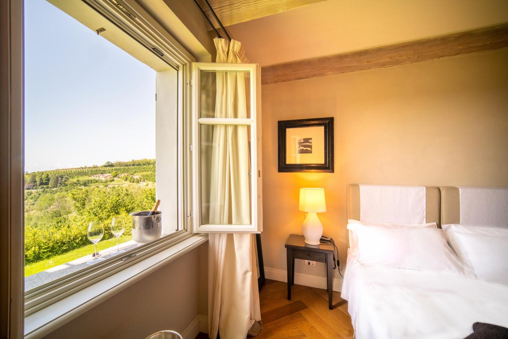 Relais Villa D'Amelia Benevello Zewnętrze zdjęcie