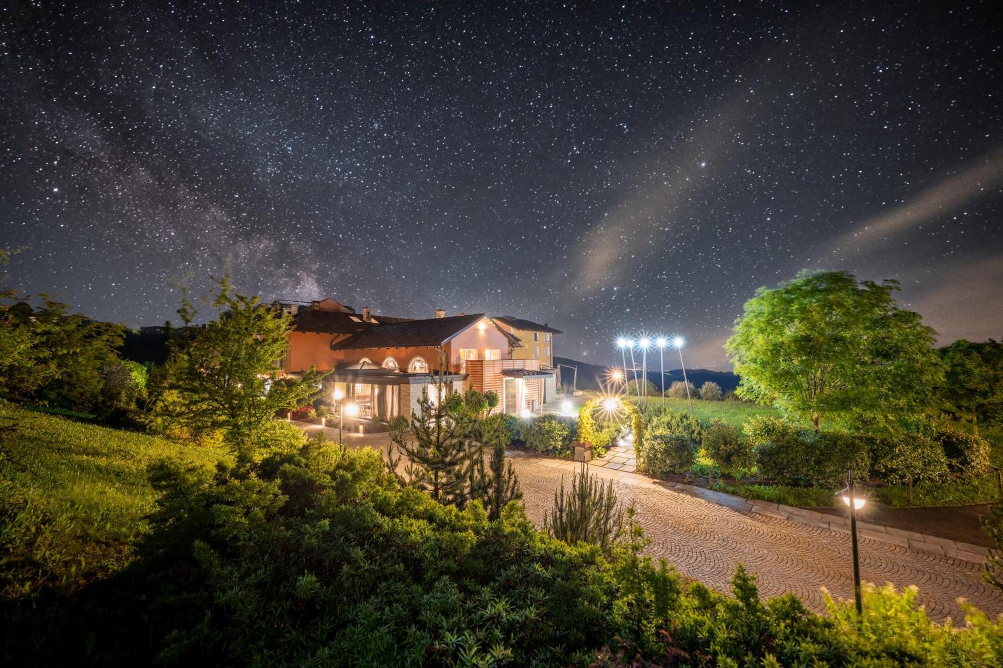 Relais Villa D'Amelia Benevello Zewnętrze zdjęcie