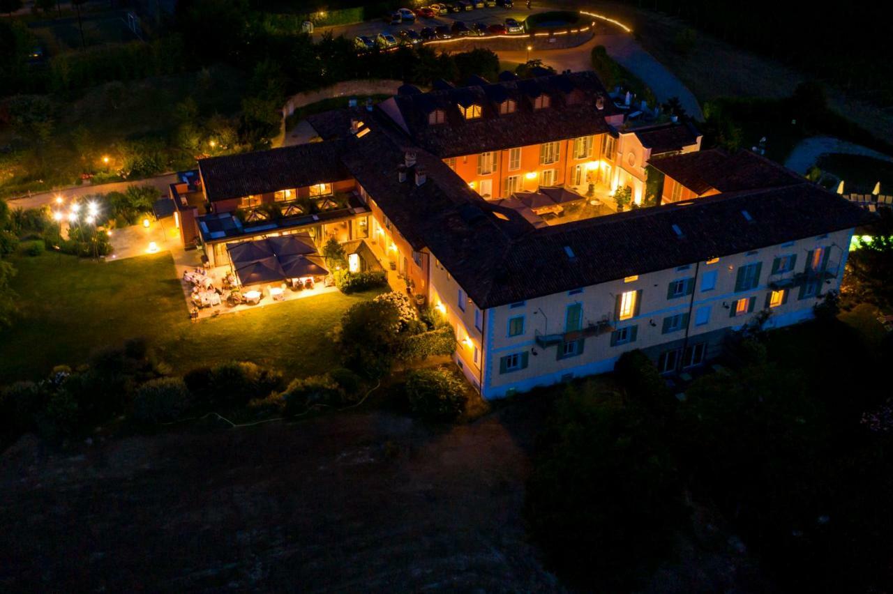 Relais Villa D'Amelia Benevello Zewnętrze zdjęcie